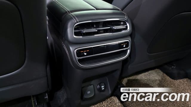 Genesis GV80 2021 — ფოტო 18/20