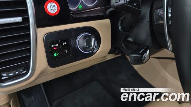 Porsche Cayenne 2019 — Şəkil 17/20
