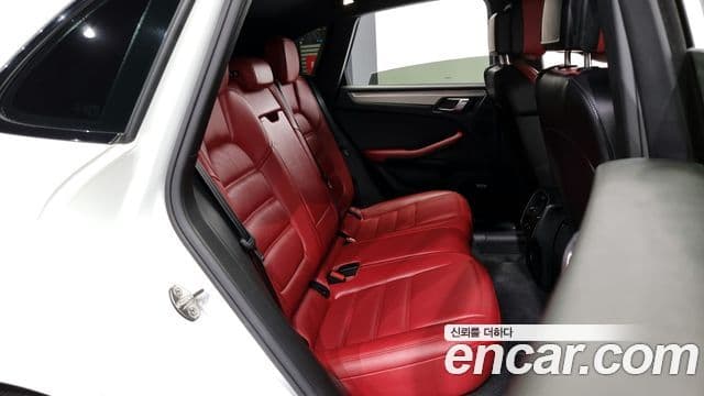 Porsche Macan 2018 — Şəkil 12/20