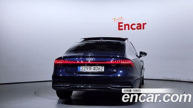 Audi A7 2021 — ფოტო 4/20