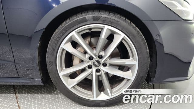 Audi A7 2021 — ფოტო 5/20