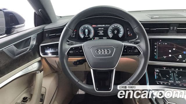 Audi A7 2021 — ფოტო 13/20