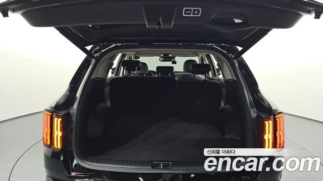 Kia Sorento 2021 — ფოტო 19/20