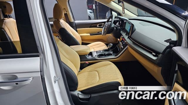 Kia Carnival 2023 — Şəkil 10/20