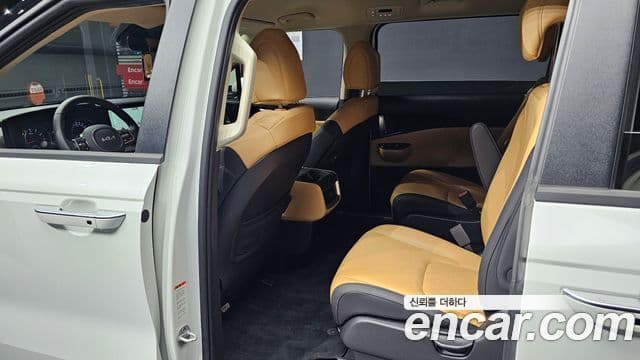 Kia Carnival 2023 — Şəkil 12/20
