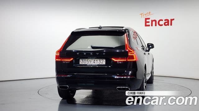 Volvo XC60 2020 — Photo 19/20