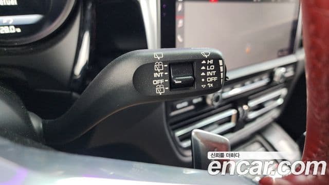 Porsche Macan 2019 — ფოტო 19/20