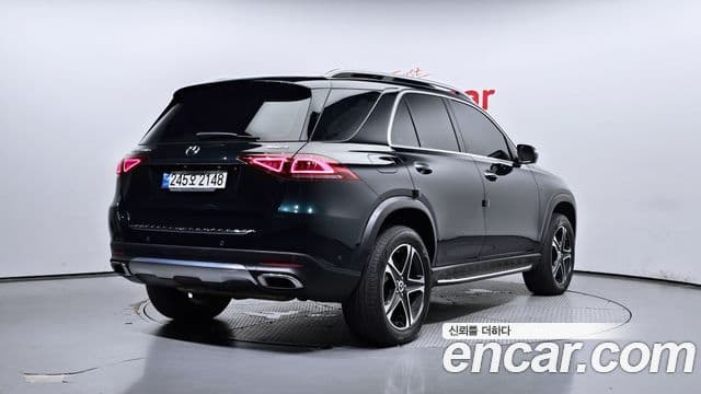 Mercedes-Benz GLE-Class 2021 — ფოტო 15/20