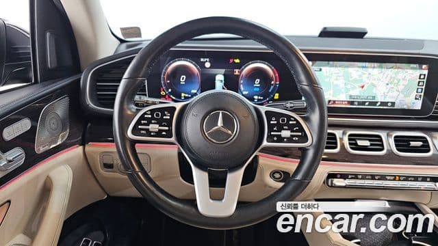 Mercedes-Benz GLE-Class 2021 — ფოტო 19/20