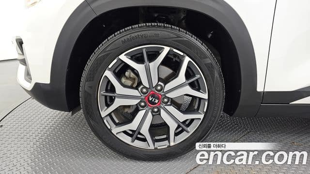Kia Seltos 2021 — ფოტო 5/20