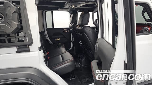 Jeep Wrangler 2023 — Şəkil 12/20