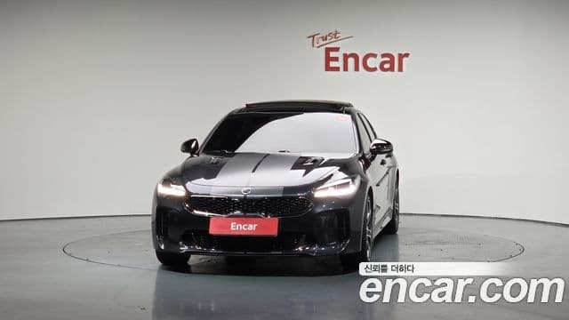 Kia Stinger 2018 — ფოტო 2/20