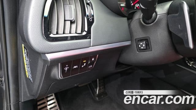 Kia Stinger 2018 — ფოტო 13/20