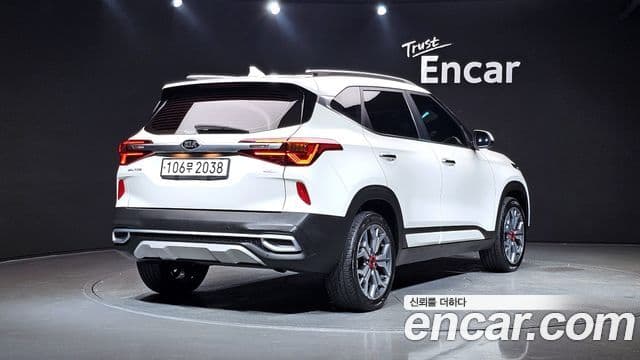 Kia Seltos 2020 — ფოტო 2/20