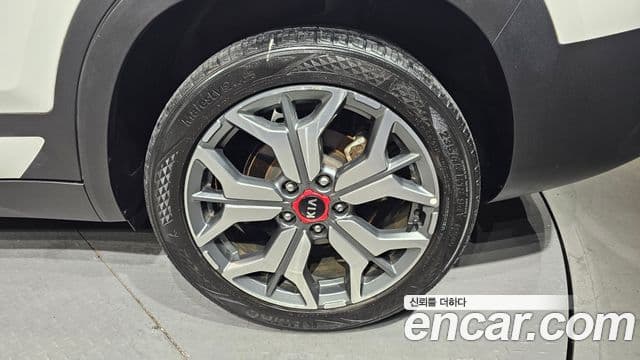Kia Seltos 2020 — фото 5 из 20