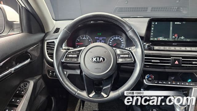 Kia Seltos 2020 — ფოტო 13/20