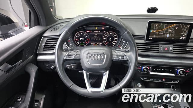 Audi Q5 2020 — ფოტო 13/20