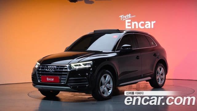 Audi Q5 2020 — ფოტო 1/20