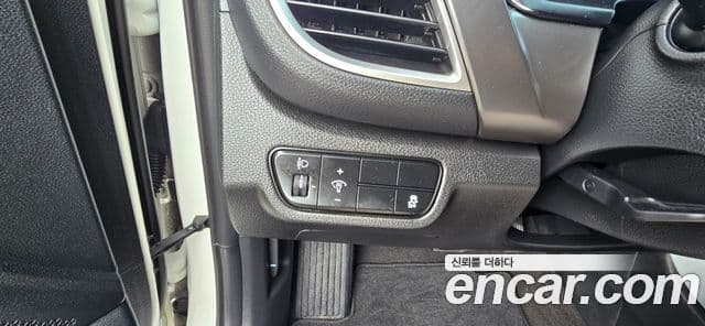 Kia Seltos 2023 — Photo 6/20