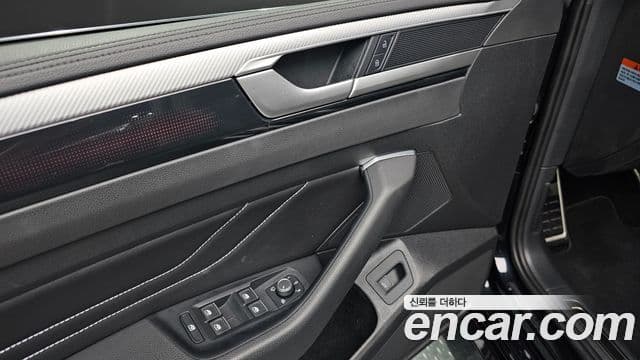 Volkswagen Arteon 2023 — ფოტო 17/20