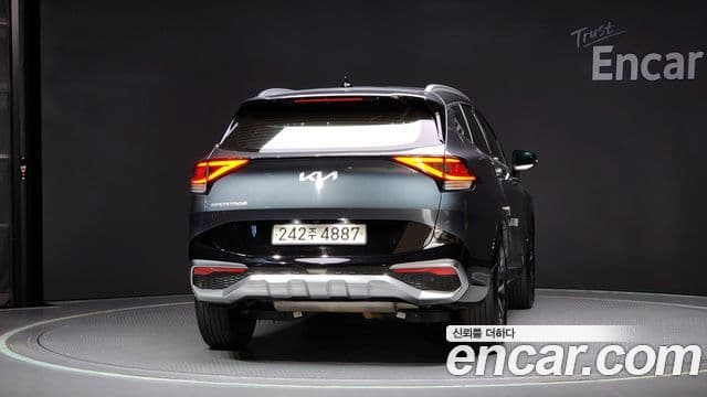 Kia Sportage 2023 — ფოტო 4/20