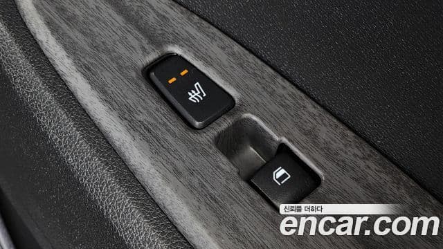 Kia Sportage 2023 — ფოტო 19/20