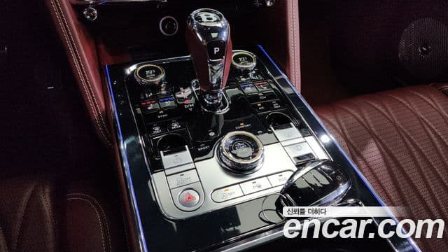 Bentley Flying Spur 2020 — ფოტო 9/20