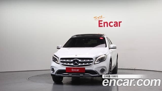 Mercedes-Benz GLA-Class 2018 — Şəkil 3/20
