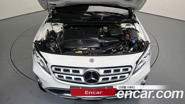 Mercedes-Benz GLA-Class 2018 — Şəkil 6/20
