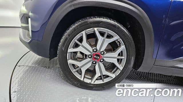 Kia Seltos 2020 — ფოტო 5/20