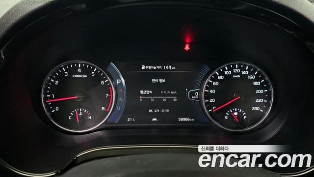 Kia Seltos 2020 — ფოტო 8/20