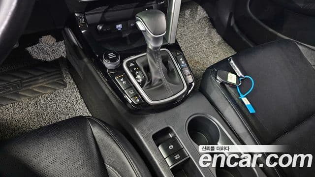 Kia Seltos 2020 — ფოტო 9/20