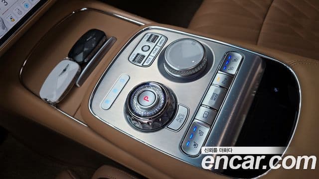 Genesis G90 2022 — ფოტო 7/20
