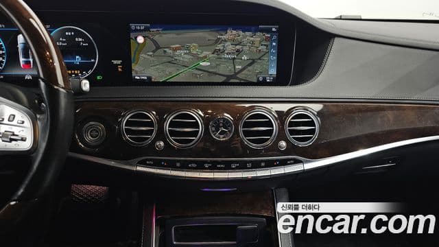 Mercedes-Benz S-Class 2018 — ფოტო 14/20