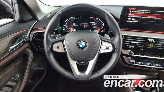 BMW 5 Series 2023 — Şəkil 13/20