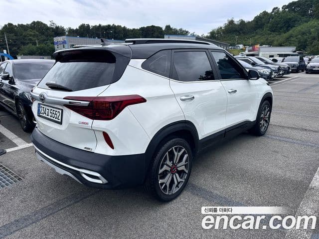 Kia Seltos 2021 — ფოტო 4/20