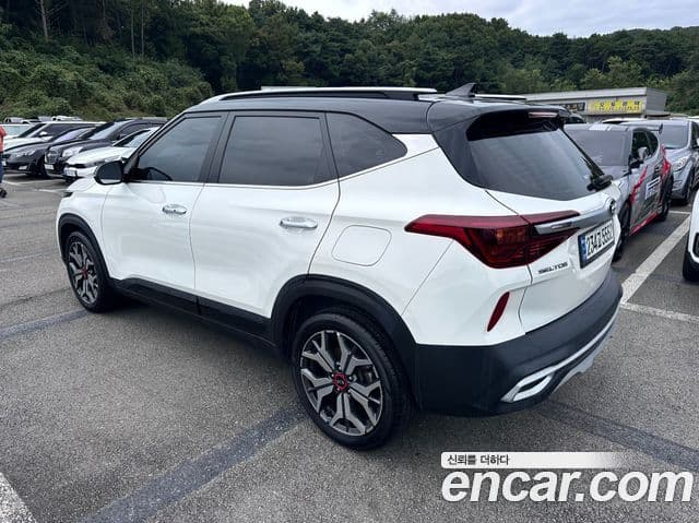 Kia Seltos 2021 — ფოტო 5/20