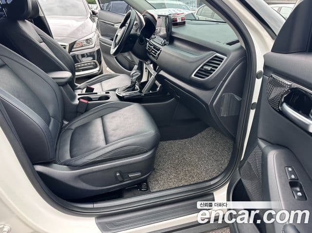 Kia Seltos 2021 — ფოტო 17/20