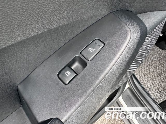 Kia Seltos 2021 — ფოტო 18/20
