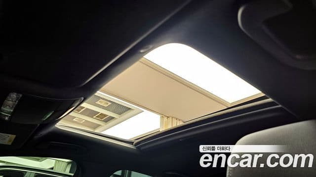 Mercedes-Benz E-Class 2021 — Photo 10/20