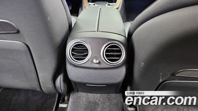Mercedes-Benz E-Class 2021 — Photo 5/20