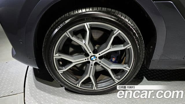 BMW X6 2020 — Photo 18/20