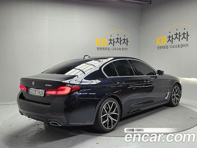 BMW 5 Series 2020 — Photo 12/18