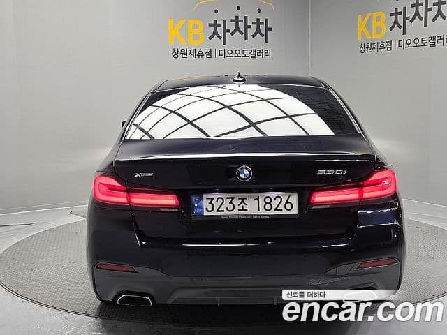 BMW 5 Series 2020 — Photo 2/18