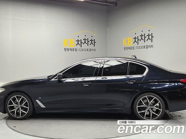 BMW 5 Series 2020 — Photo 5/18