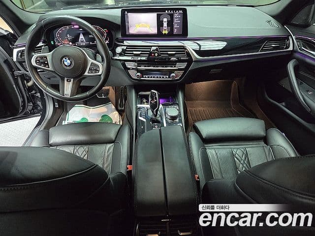 BMW 5 Series 2020 — Photo 16/18