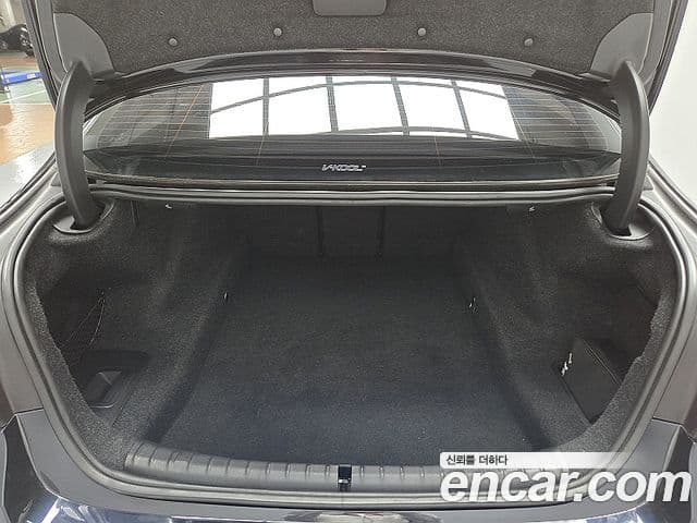 BMW 5 Series 2020 — Photo 14/18