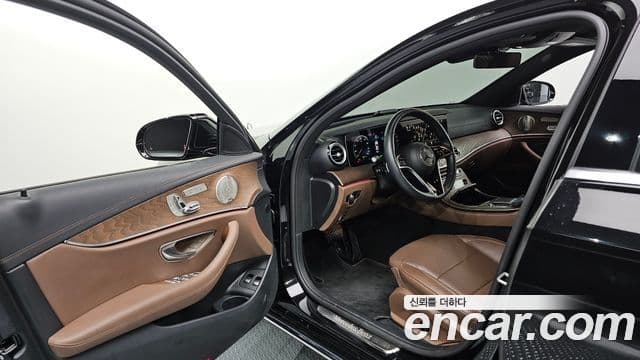 Mercedes-Benz E-Class 2021 — Şəkil 17/20