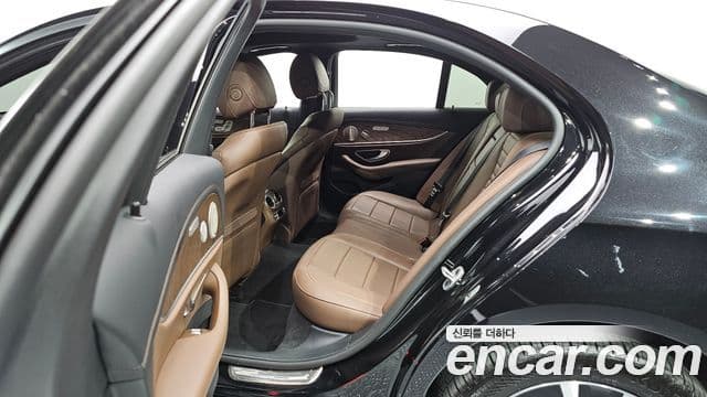 Mercedes-Benz E-Class 2021 — Şəkil 12/20