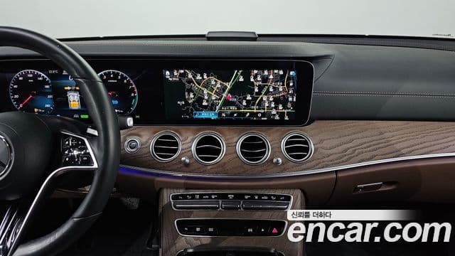 Mercedes-Benz E-Class 2021 — Şəkil 11/20